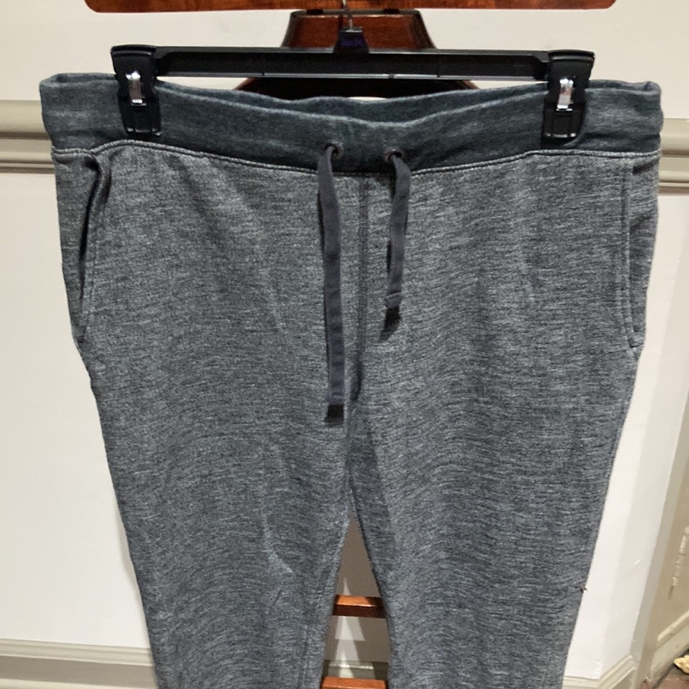 Men’s large urban pipeline sweat pants 60% cotton/40% polyester, three pockets.